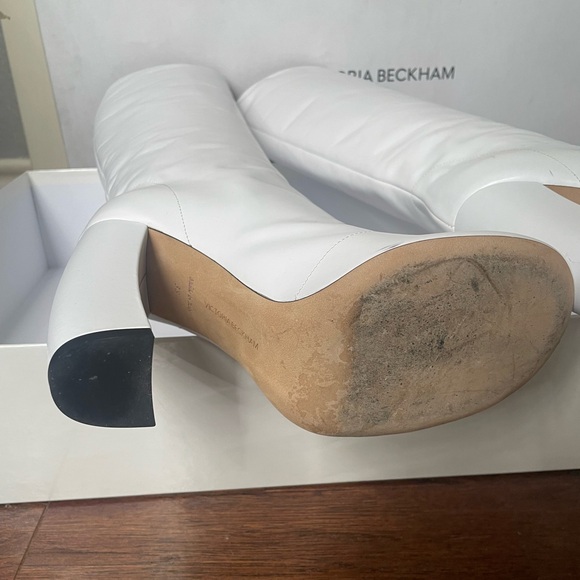 Victoria Beckham white boots - Picture 11 of 11
